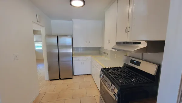 $1,300 | 2141 East Osborn Road, Phoenix, AZ 85016