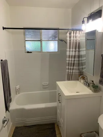 $1,300 | 2141 East Osborn Road, Phoenix, AZ 85016