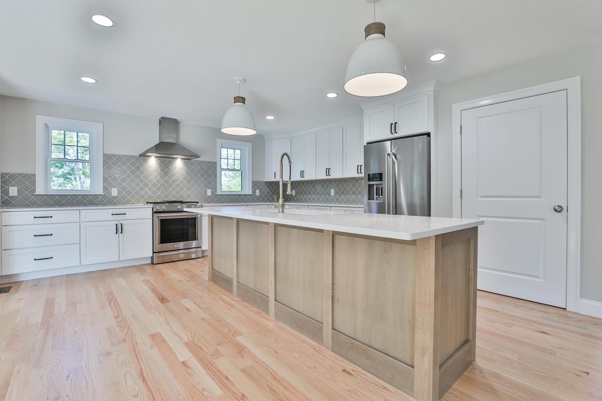 33 Countryside Drive Brookline, NH 03033 - Photo 9 of 36