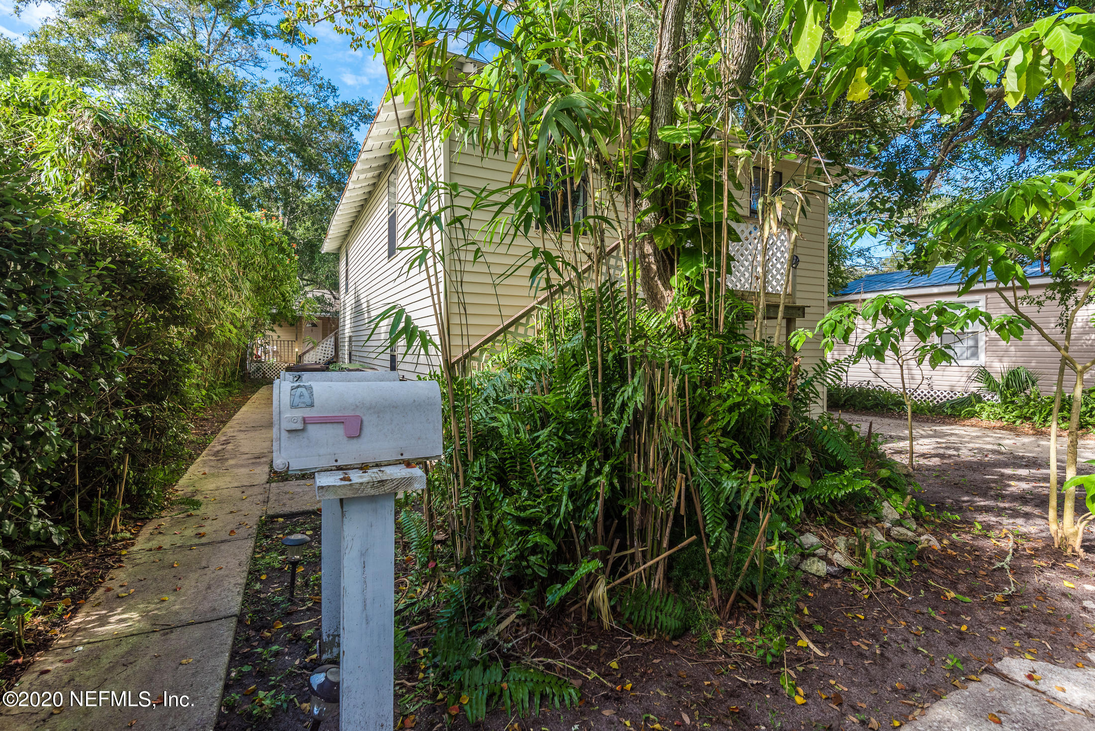 138 Oneida Street St. Augustine, FL 32084 - Photo 4 of 42 DSC_5451