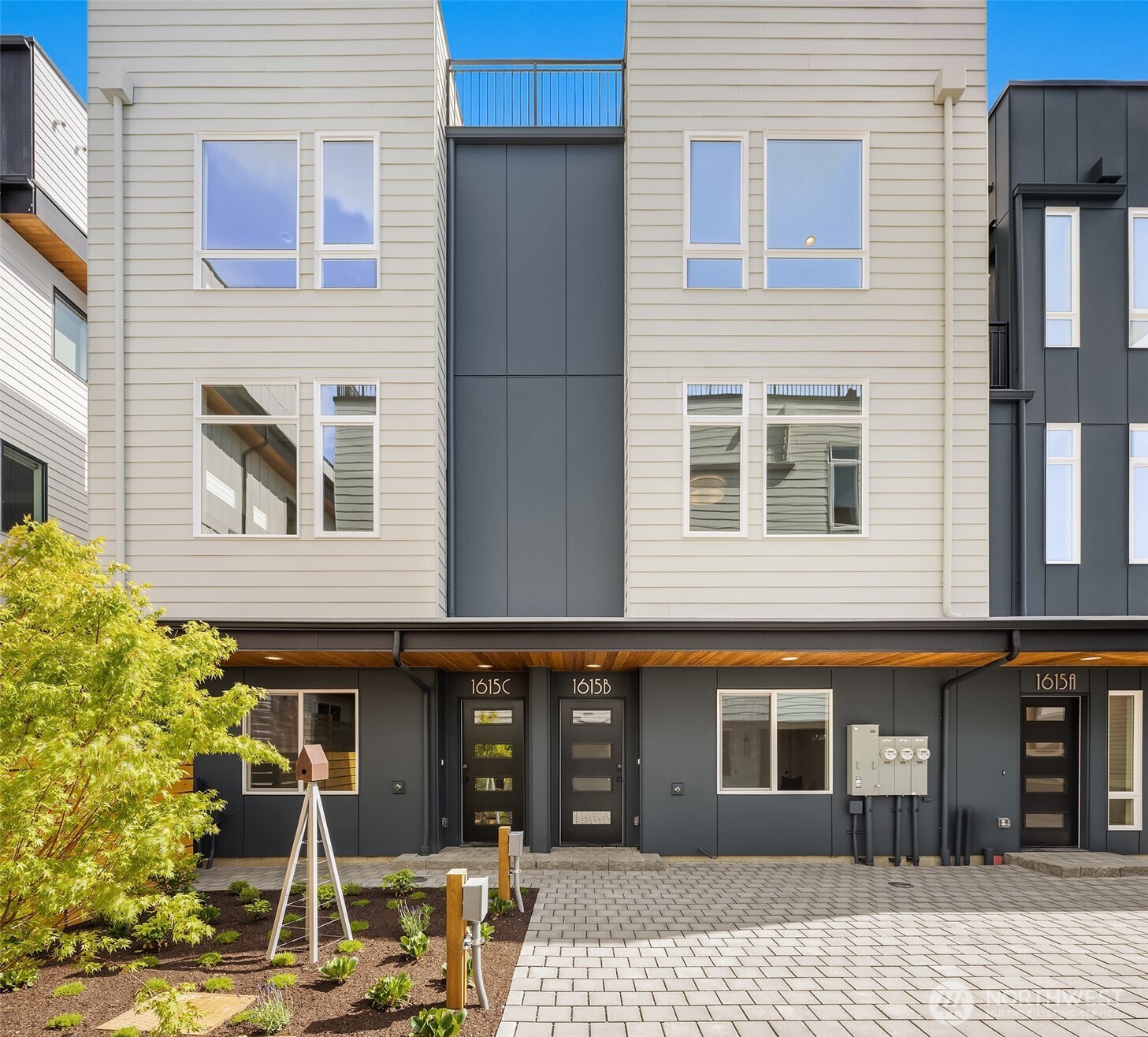 1615 North 50th Street, Unit C Seattle, WA 98103 - Photo 1 of 19