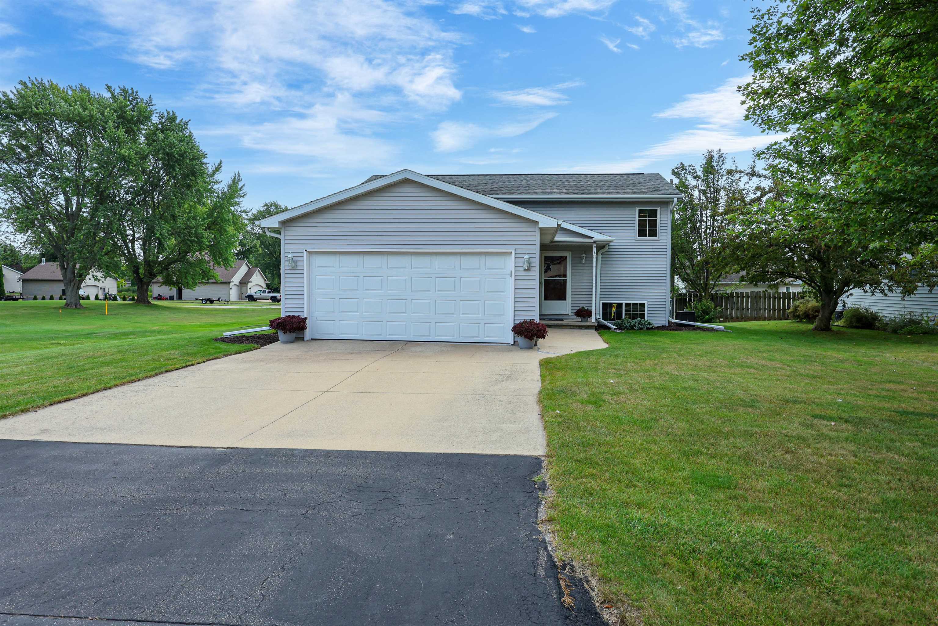 W7015 Verna Road Menasha, WI 54952 - Photo 3 of 29 Gallery Image 3