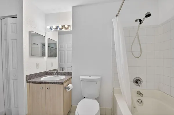 $1,900 | 1805 North Flagler Drive, Unit 115, West Palm Beach, FL 33407