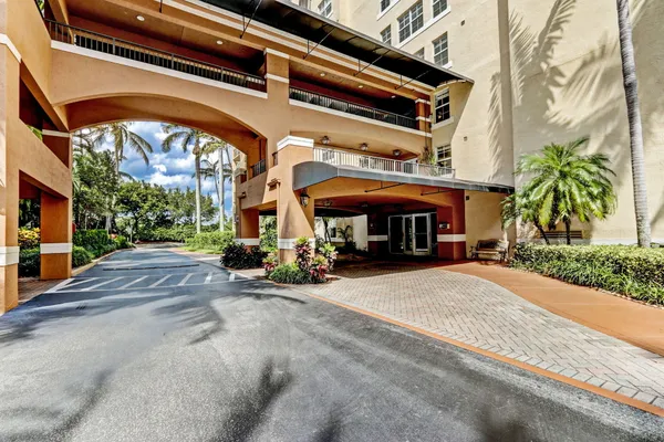 $1,900 | 1805 North Flagler Drive, Unit 115, West Palm Beach, FL 33407