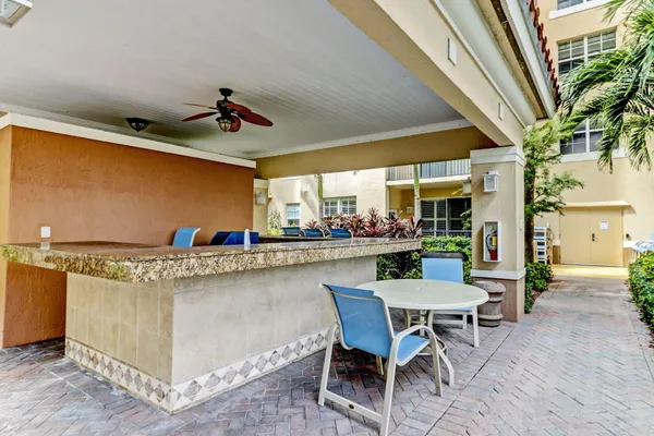 $1,900 | 1805 North Flagler Drive, Unit 115, West Palm Beach, FL 33407
