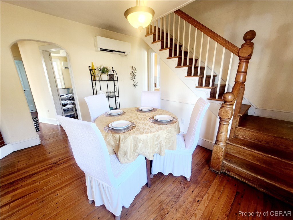 10013 Bonniville Road Hayes, VA 23072 - Photo 4 of 27 Dining room opens to LR, Kitchen and 1st Floor hall
