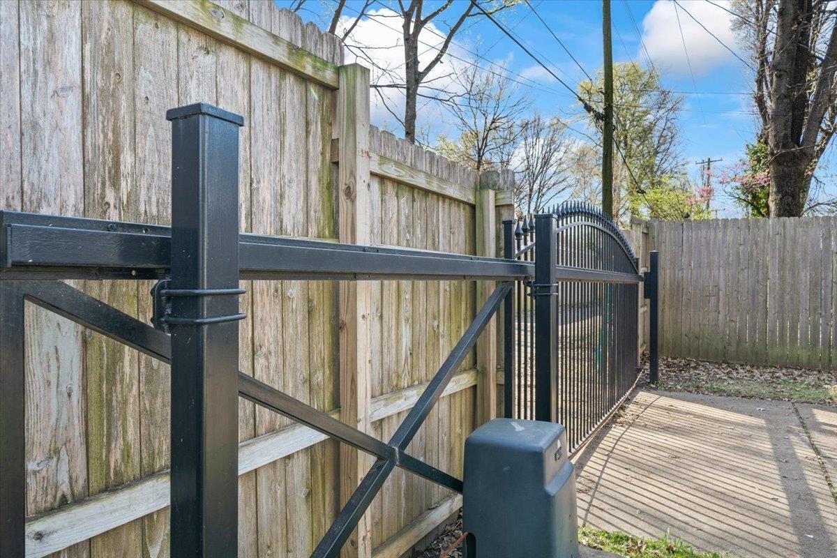 348 North McNeil Street Memphis, TN 38112 - Photo 29 of 35