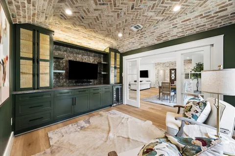 $1,325,000 | 10102 Candlewood Drive, Houston, TX 77042