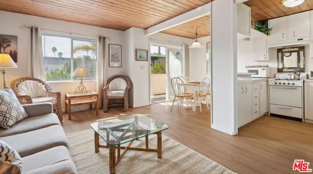 $8,950,000 | 180 Holly Avenue, Carpinteria, CA 93013