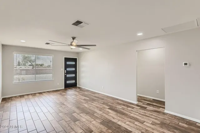 $1,870 | 10817 North 46th Avenue, Glendale, AZ 85304