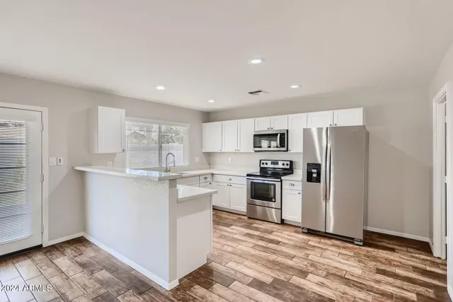 $1,870 | 10817 North 46th Avenue, Glendale, AZ 85304