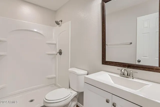 $1,870 | 10817 North 46th Avenue, Glendale, AZ 85304