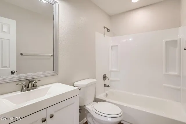 $1,870 | 10817 North 46th Avenue, Glendale, AZ 85304