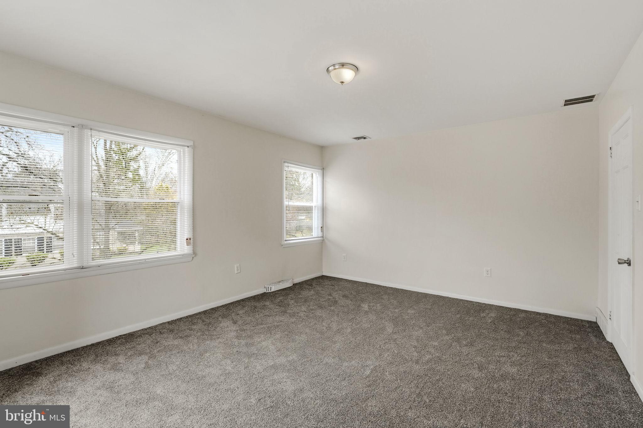 2301 Edgewood Road Harrisburg, PA 17104 - Photo 26 of 63 an empty room with windows