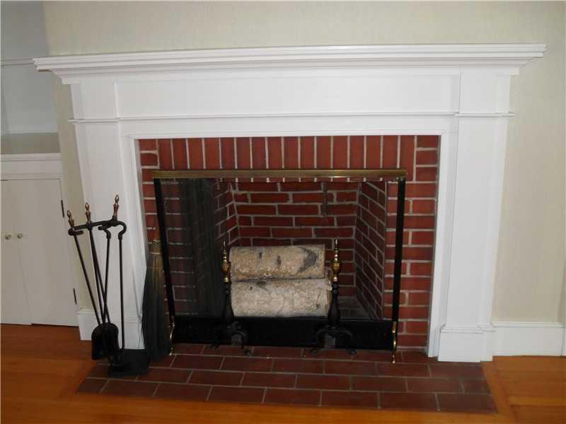 6 Hillview Road Gorham, ME 04038 - Photo 12 of 29 Living Room.