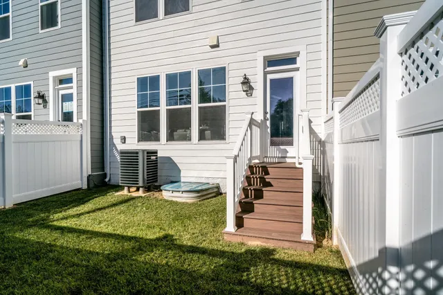 a view of front a house with a yard