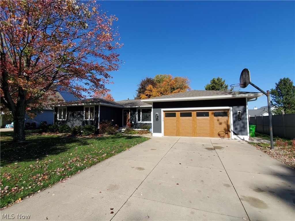 815 Lockwood Road Barberton, OH 44203 - Photo 1 of 35 Gallery Image 1