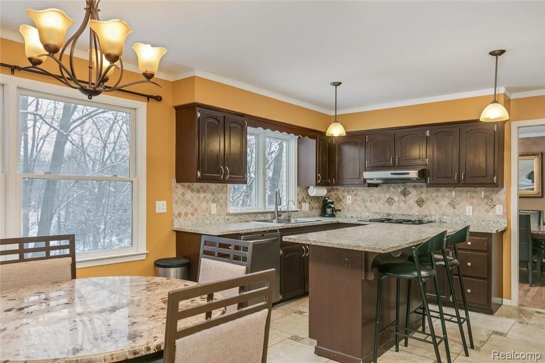 1747 Seever Circle Rochester, MI 48309 - Photo 9 of 30 1747 Seever Cir Rochester-large-020-6-1747 Seever Circle00020-1500x1000-72dpi.jpg