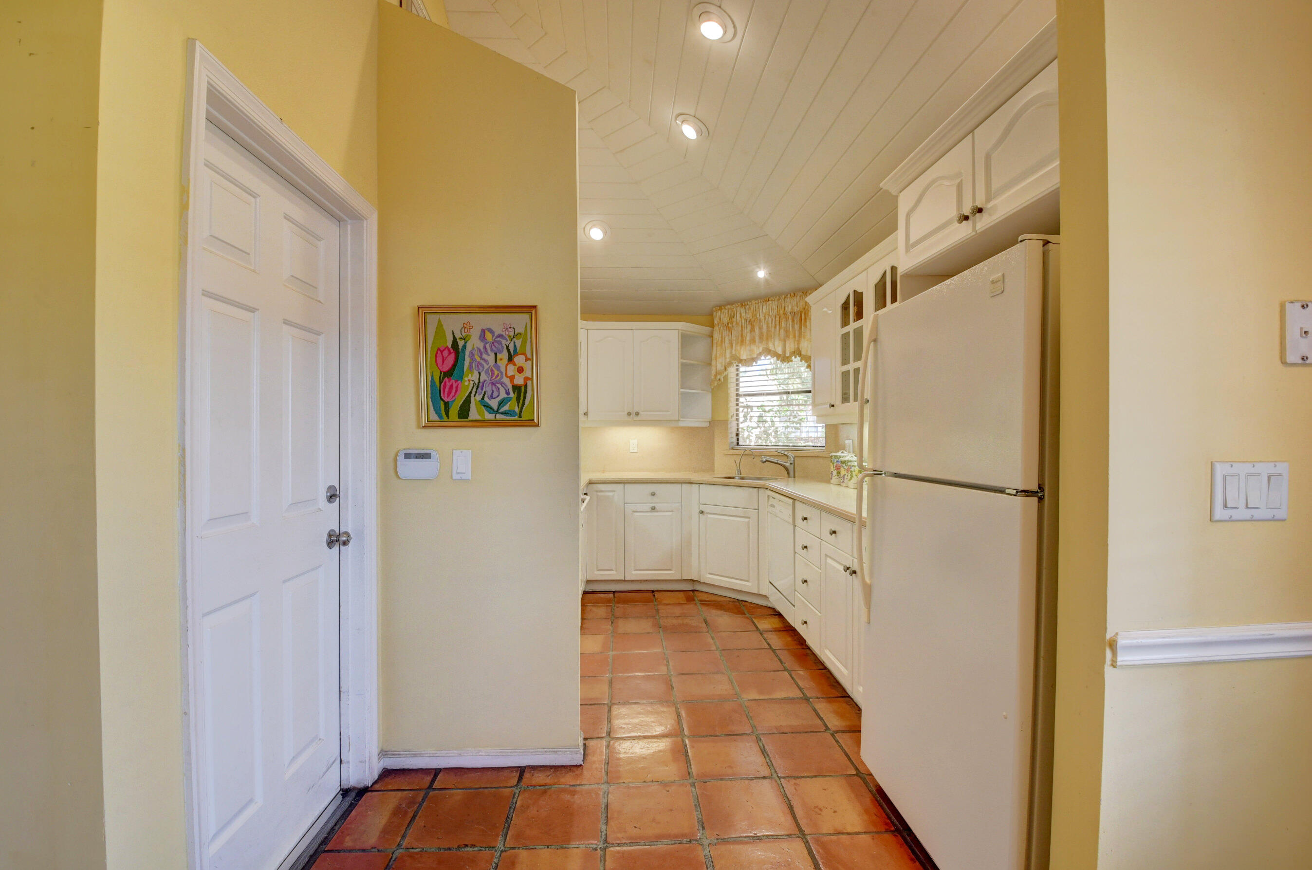 22706 Meridiana Drive Boca Raton, FL 33433 - Photo 24 of 40 kitchen