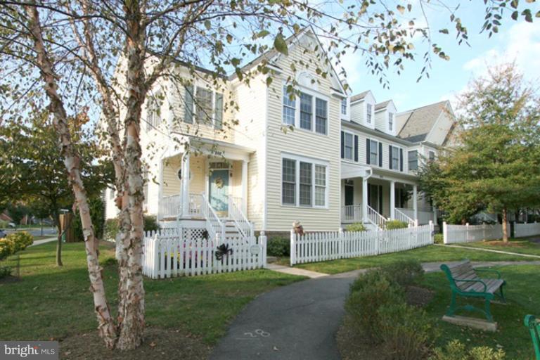 802 Highland Ridge Avenue Gaithersburg, MD 20878 - Photo 1 of 24 Exterior (Main)