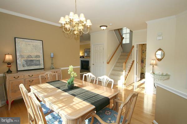 802 Highland Ridge Avenue Gaithersburg, MD 20878 - Photo 2 of 24 Dining Room