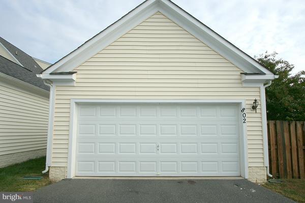 802 Highland Ridge Avenue Gaithersburg, MD 20878 - Photo 14 of 24 Exterior (Rear)