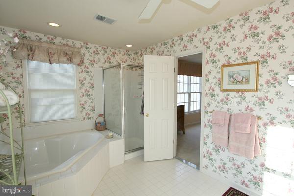 802 Highland Ridge Avenue Gaithersburg, MD 20878 - Photo 18 of 24 Bath (Master)