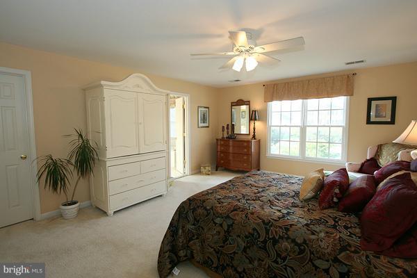 802 Highland Ridge Avenue Gaithersburg, MD 20878 - Photo 19 of 24 Bedroom (Master)