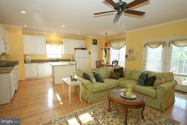 802 Highland Ridge Avenue Gaithersburg, MD 20878 - Photo 24 of 24 Family Room