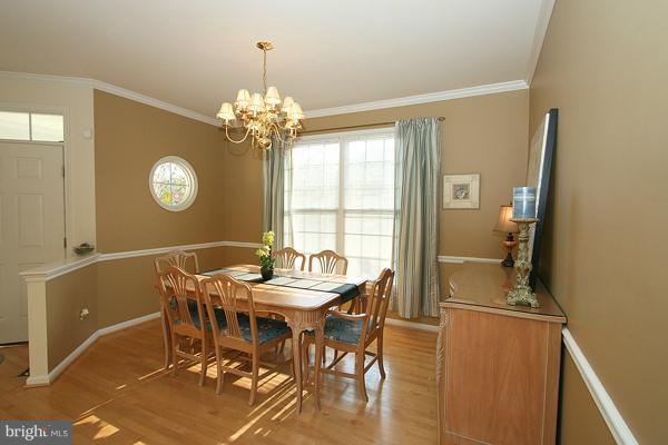802 Highland Ridge Avenue Gaithersburg, MD 20878 - Photo 8 of 24 Dining Room