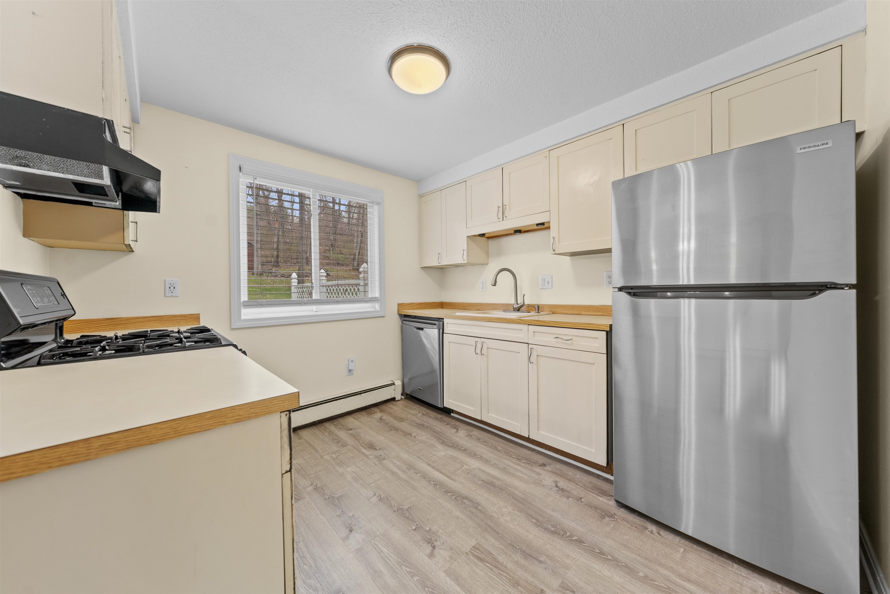 57 A Dale Road Hooksett, NH 03106 - Photo 8 of 24