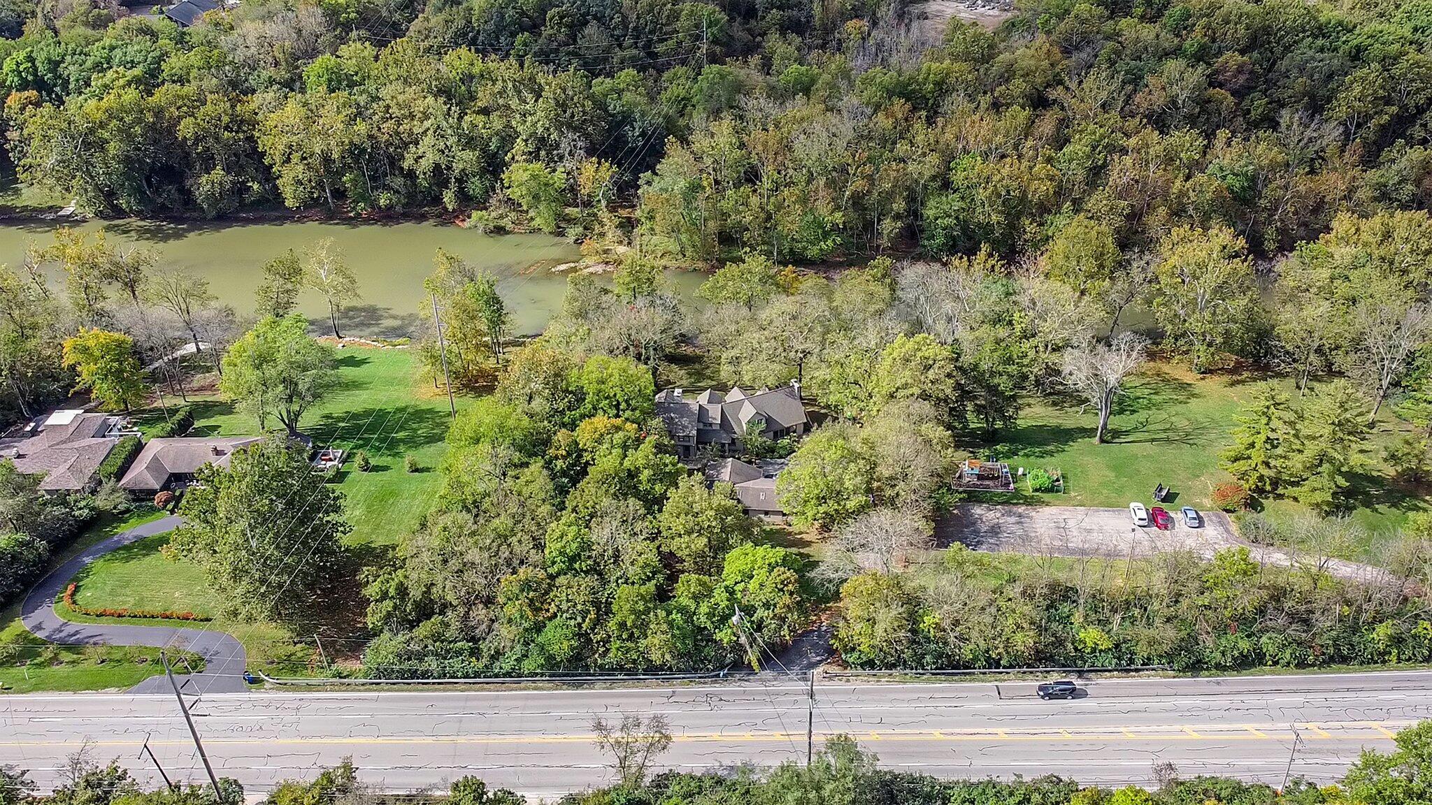 7845 Riverside Drive Dublin, OH 43016 - Photo 9 of 17 8-web-or-mls-7827-riverside-dr