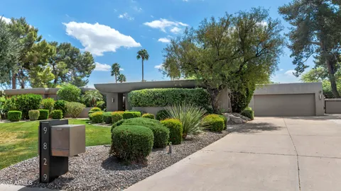 $2,750,000 | 9829 North 49th Place, Paradise Valley, AZ 85253