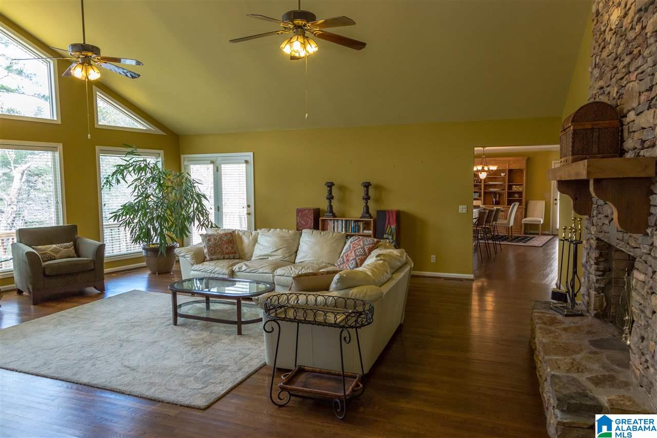 105 West Sunset Boulevard Oneonta, AL 35121 - Photo 7 of 47