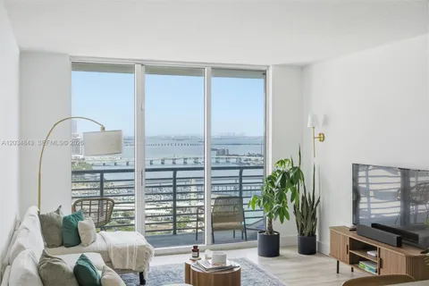 $635,000 | 325 South Biscayne Boulevard, Unit 4022, Miami, FL 33131