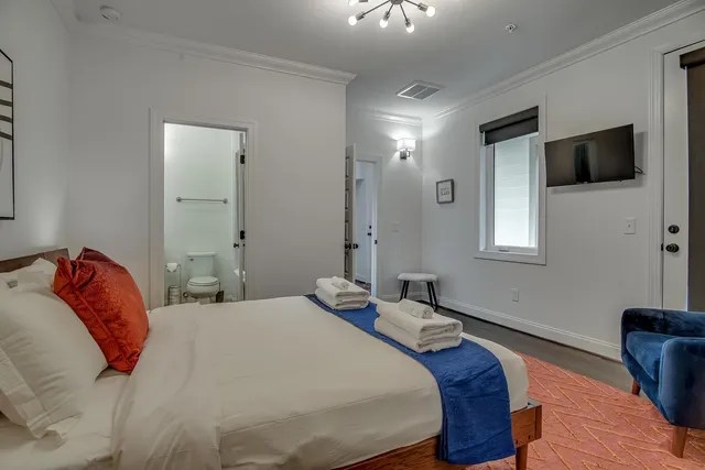 $4,975 | 2125 Acklen Avenue, Unit B, Nashville, TN 37212