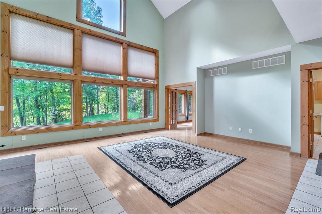3754 Brighton Road Howell, MI 48843 - Photo 7 of 62