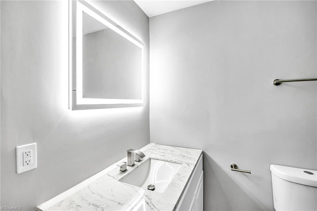 209 Spring Street Thomasville, NC 27360 - Photo 15 of 29