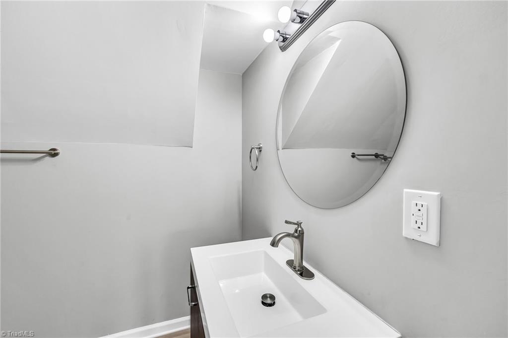 209 Spring Street Thomasville, NC 27360 - Photo 24 of 29