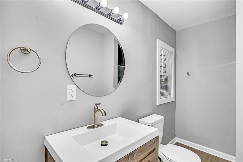 209 Spring Street Thomasville, NC 27360 - Photo 9 of 29