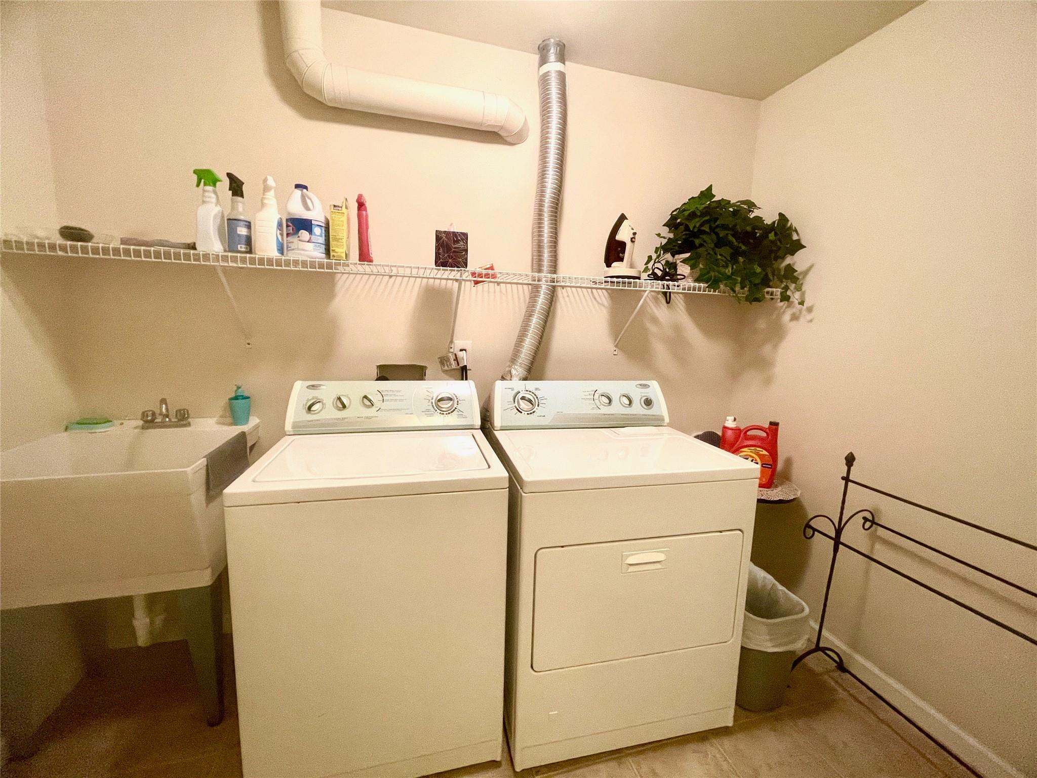 24 3rd Street Middletown, NY 10940 - Photo 29 of 34 a utility room with dryer and washer