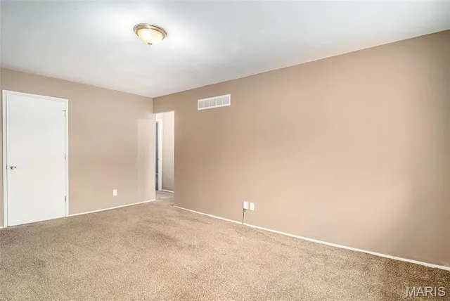 $240,000 | 4398 Varano Drive, Florissant, MO 63033