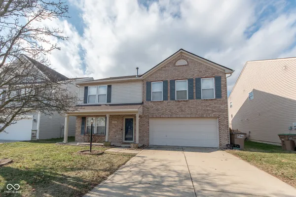 $319,000 | 3244 Rolling Hill Drive, Columbus, IN 47201