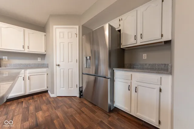 $329,000 | 3244 Rolling Hill Drive, Columbus, IN 47201