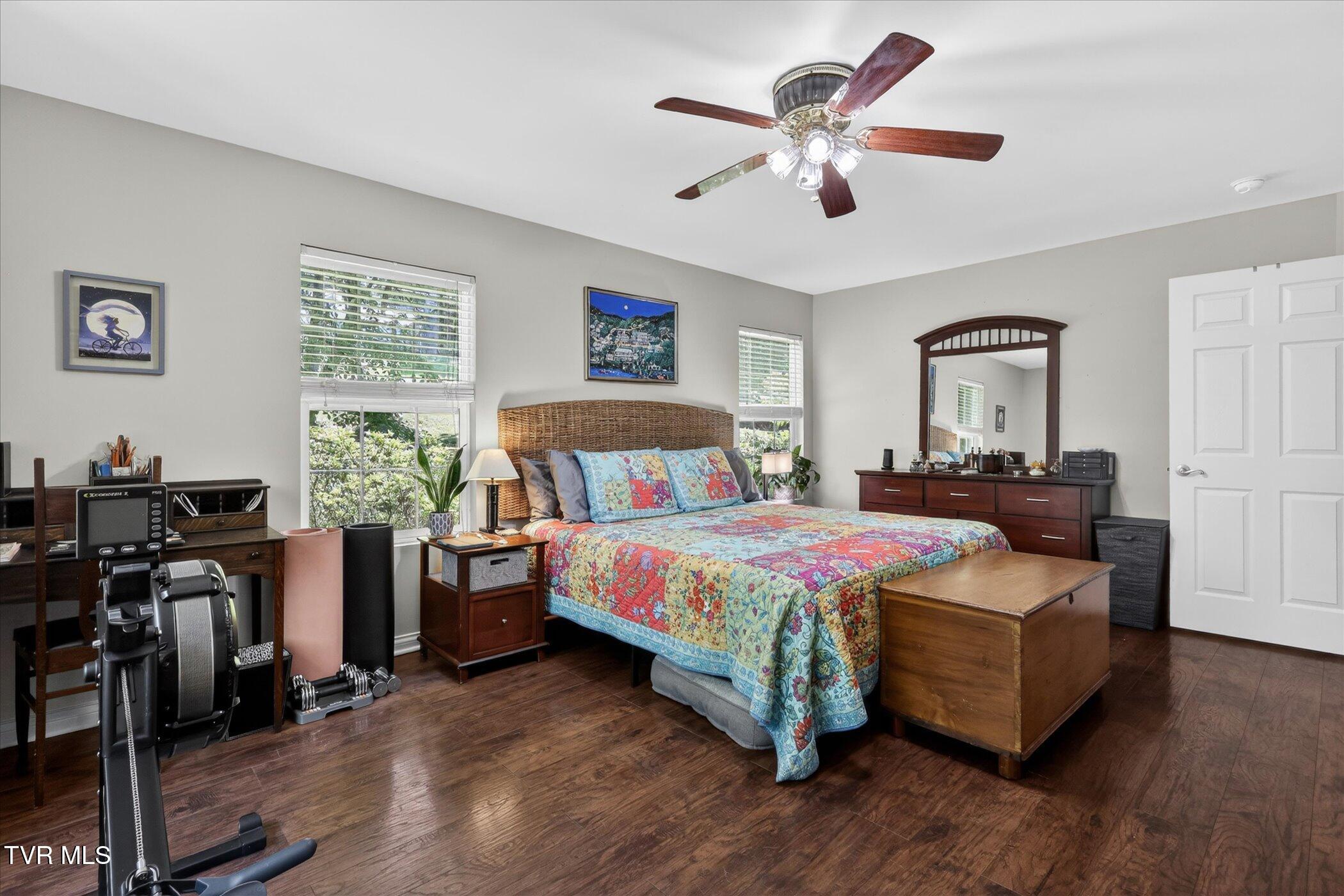 312 Mockingbird Road Bristol, TN 37620 - Photo 21 of 44 20-312-Mockingbird-Rd-Bristol-WindowStil