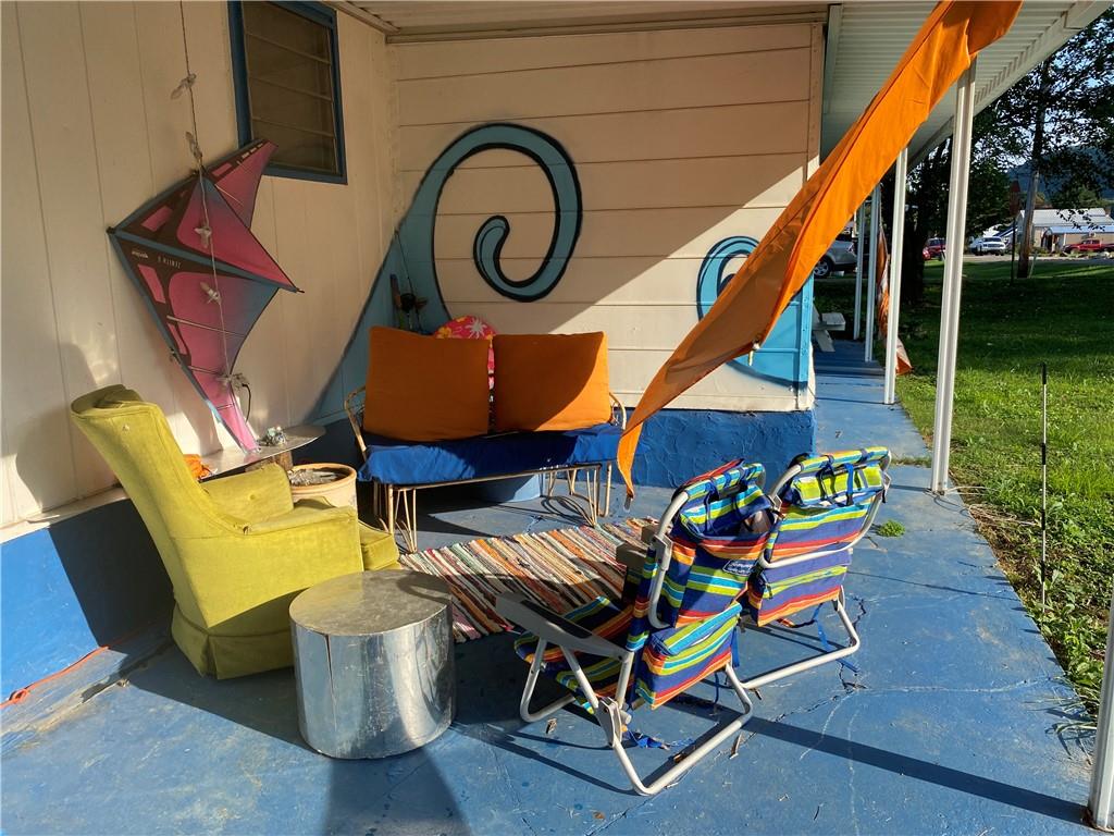 631 Meyers Street Confluence, PA 15424 - Photo 4 of 27