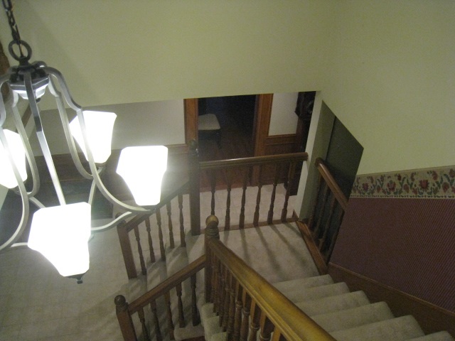 2152 Kennedy Drive Rochester, MI 48309 - Photo 24 of 37 Stiarway