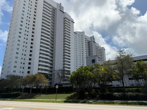 $3,975 | 15051 Royal Oaks Lane, North Miami, FL 33181
