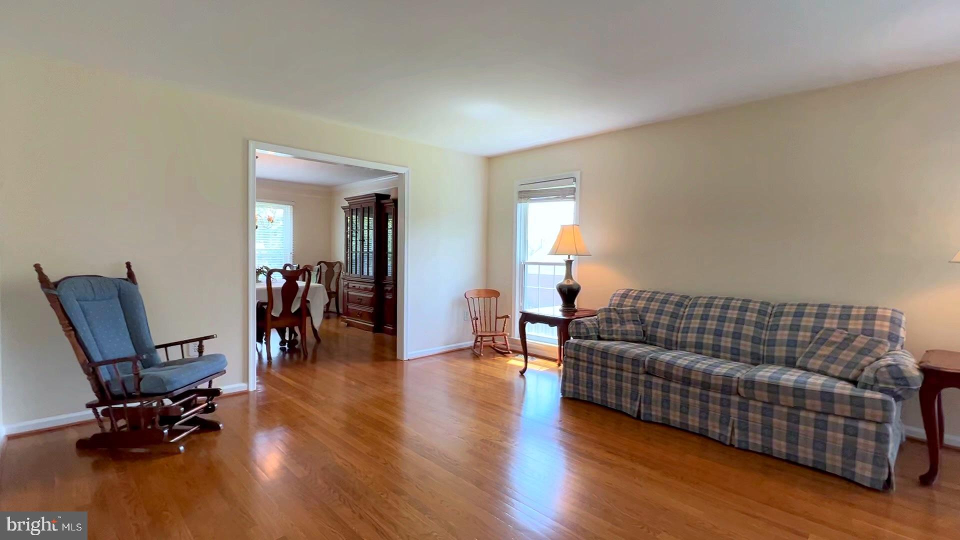 212 Farmgate Lane Silver Spring, MD 20905 - Photo 11 of 33 Living Room w/ Hardwood Floors