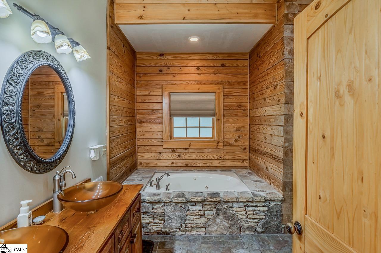 305 Cripple Creek Road Cleveland, SC 29635 - Photo 13 of 36